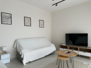 Danga Bay Coastal Serenity 3BR 6Pax w Balcony by Our Stay